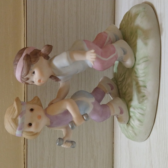 Vintage 1992 Enesco Sisters & Best Friends Figurine - Picture 1 of 4